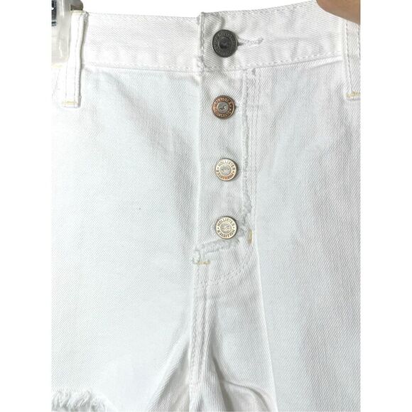Hollister High Rise Distressed Raw Frayed Hem White Short Short Size 32 NWT - Picture 4 of 11